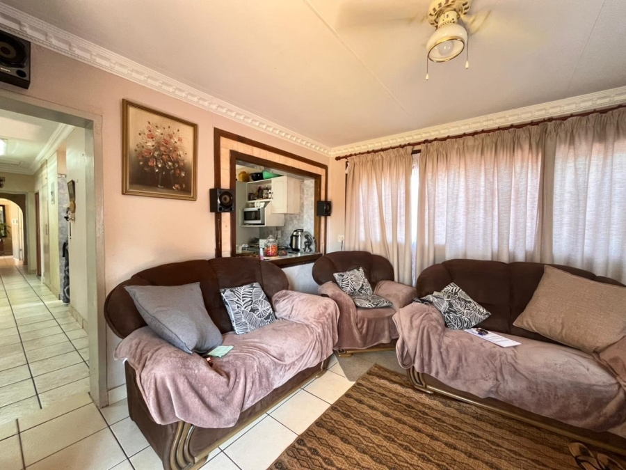 3 Bedroom Property for Sale in Geelhoutpark North West